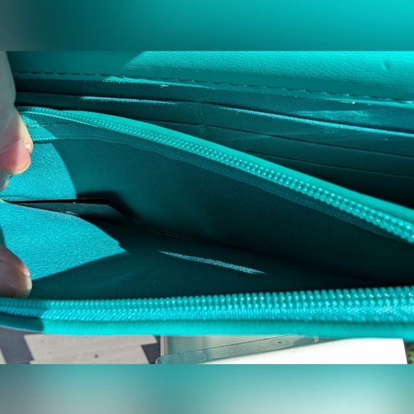 Badgley Mischka Small Quilting With Frame On The Cover Purse Green (New) - Picture 9 of 10